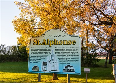Comte-St-Alphonse-Sign